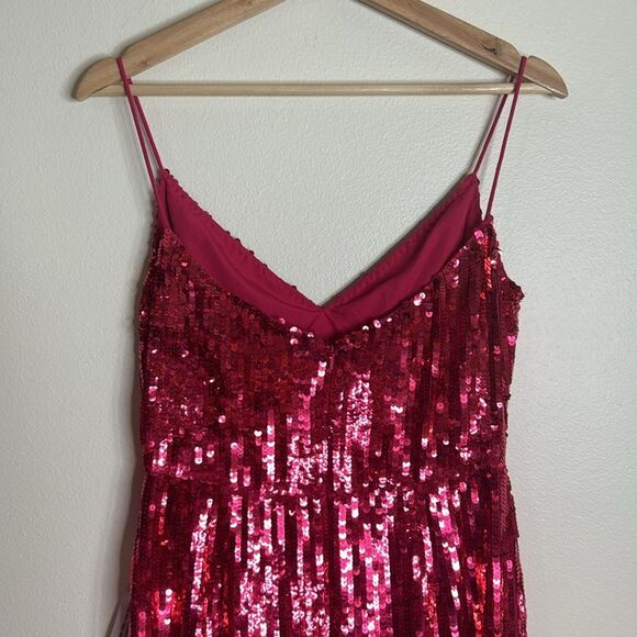 Mac Duggal SPAGHETTI STRAP V-NECK SLIP GOWN in lipstick sequins dress size 6 - Picture 9 of 13